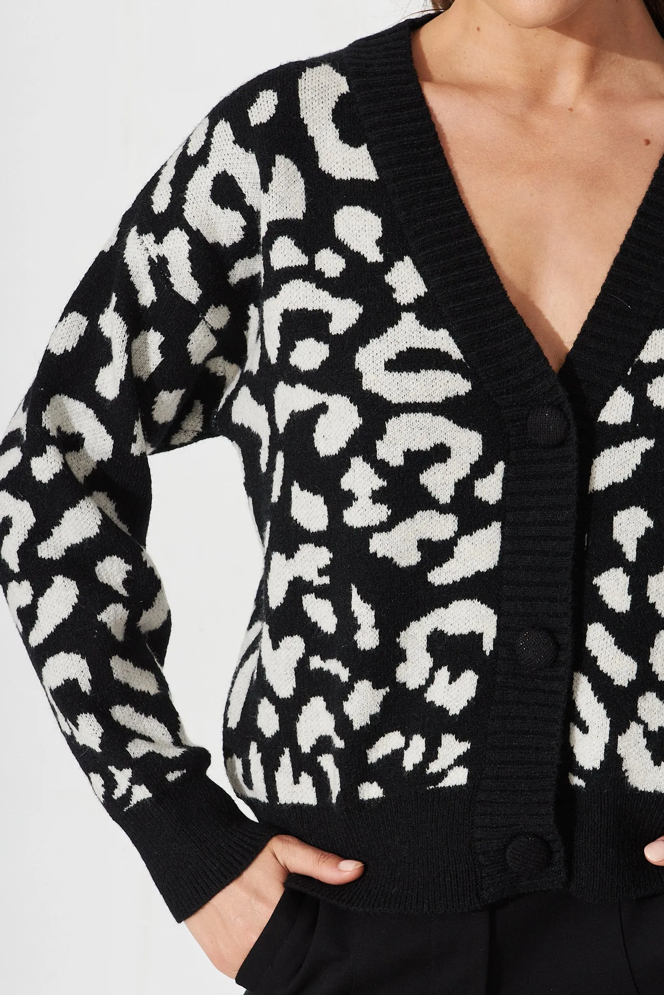 Finsbury Knit Cardigan In Black With White Leopard Wool Blend