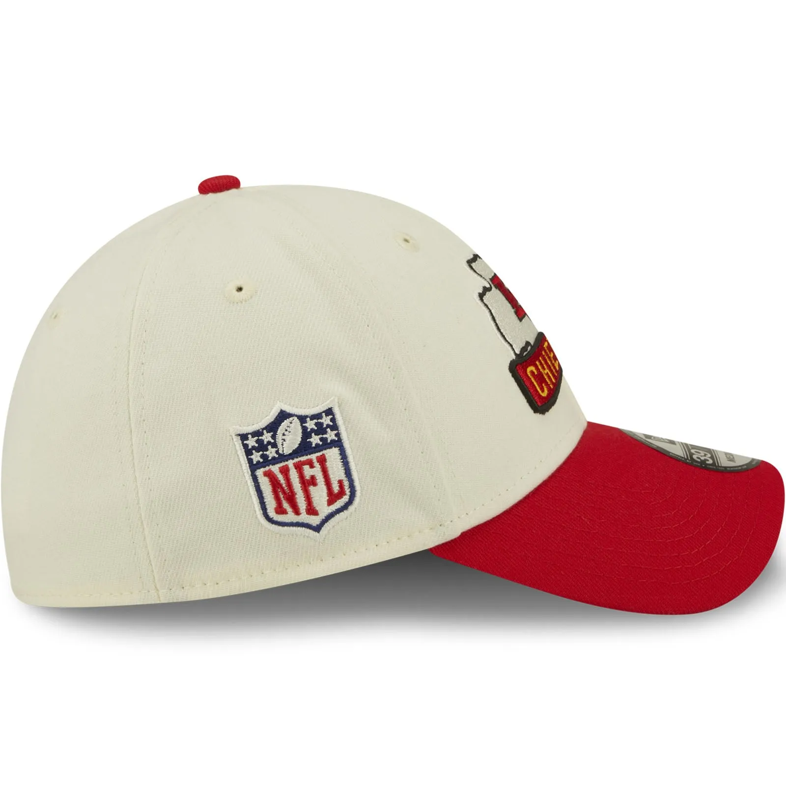 New Era Kansas City Chiefs NFL 2022 Sideline 39THIRTY Baseball Cap - Cream