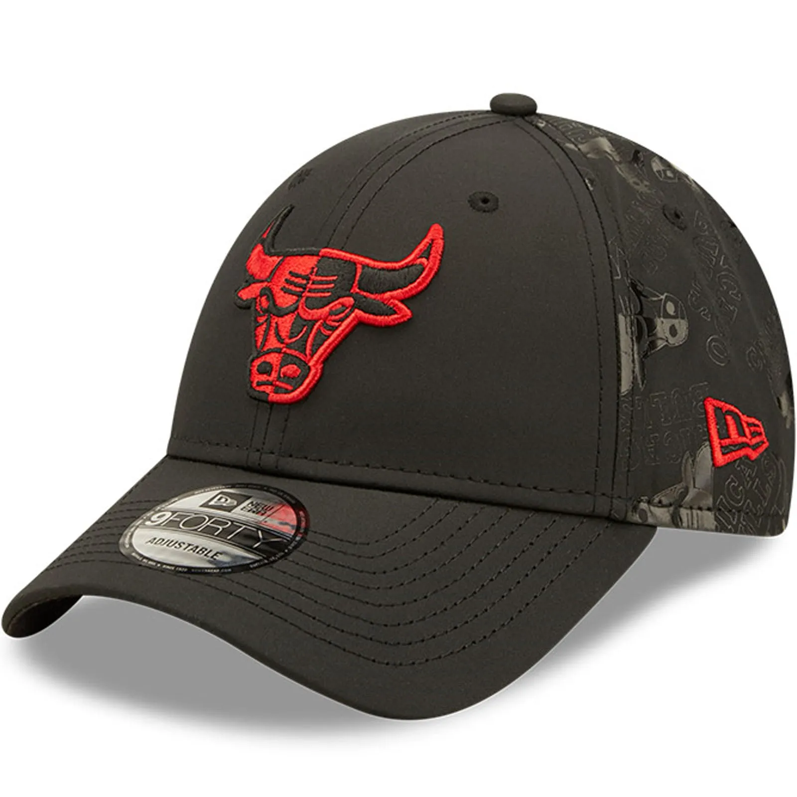 New Era Mens Chicago Bulls 9FORTY NBA Half Monogram Baseball Cap - Black