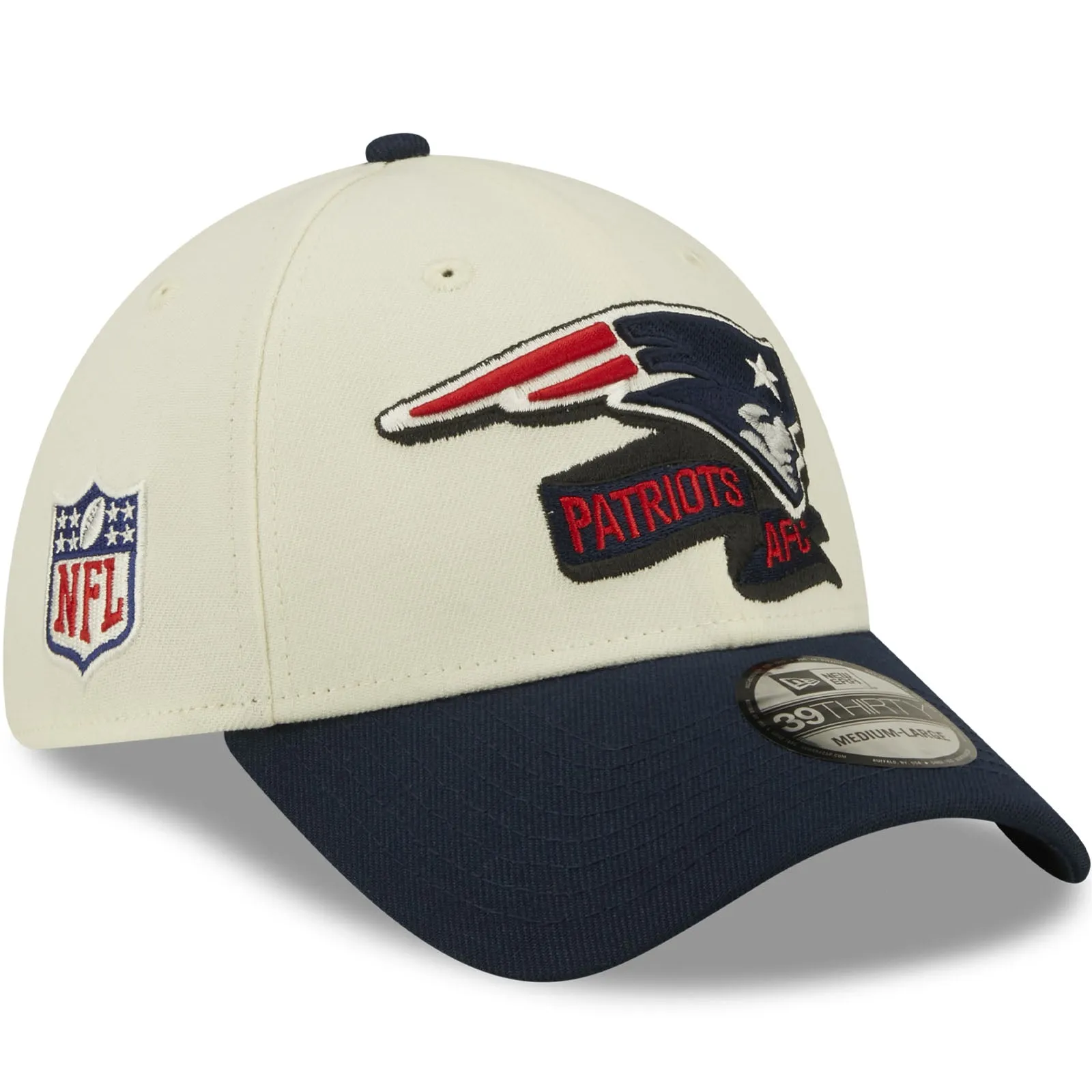 New Era New England Patriots NFL 2022 Sideline 39THIRTY Baseball Cap - Cream