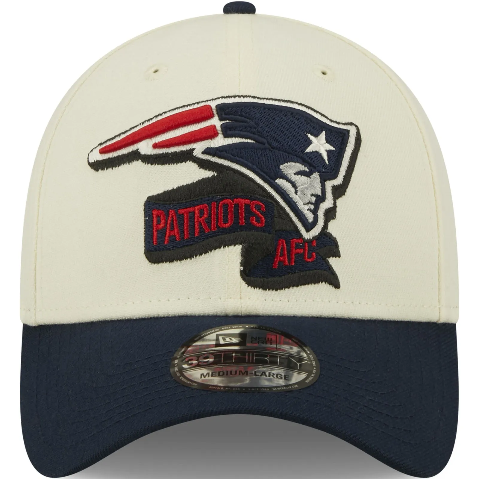 New Era New England Patriots NFL 2022 Sideline 39THIRTY Baseball Cap - Cream