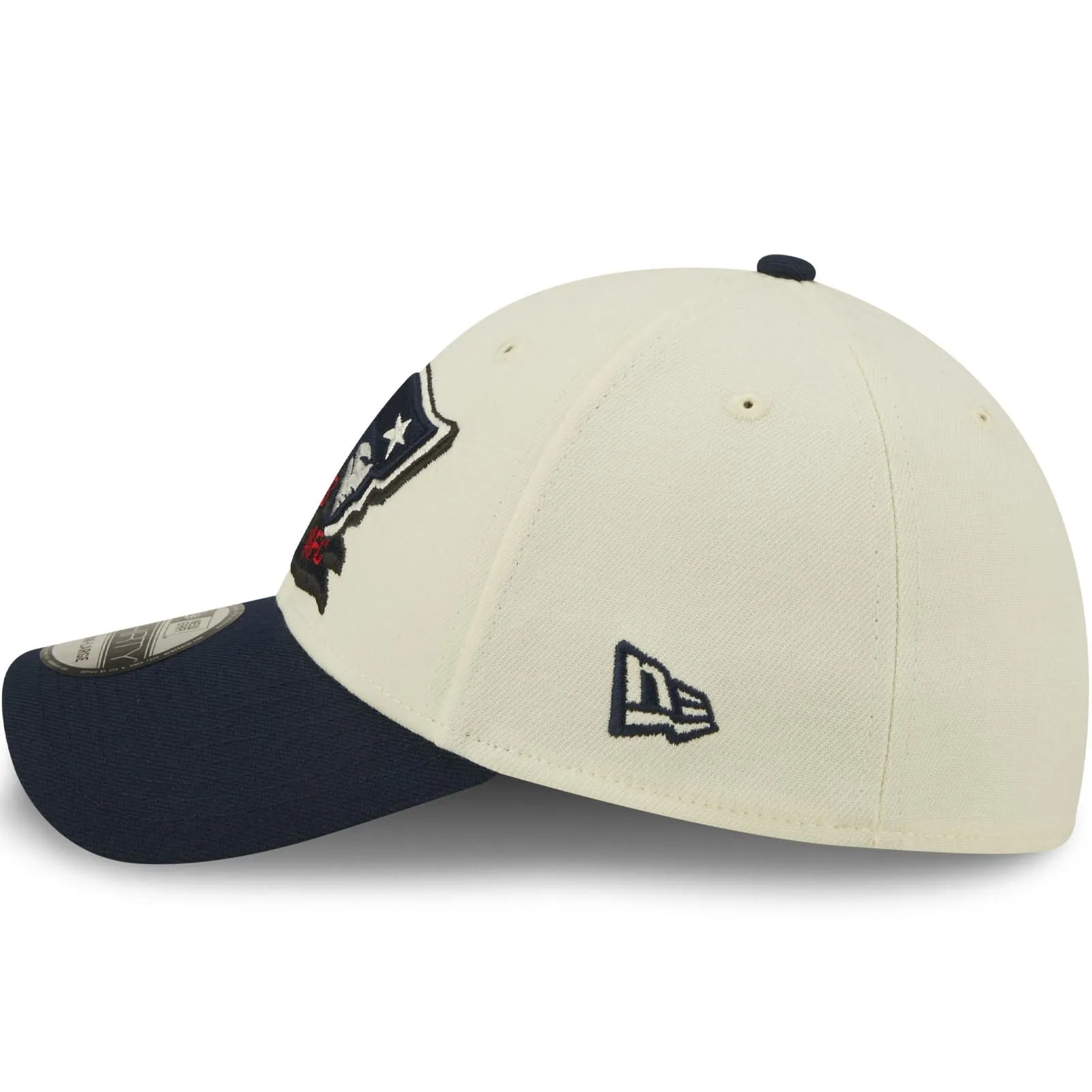 New Era New England Patriots NFL 2022 Sideline 39THIRTY Baseball Cap - Cream