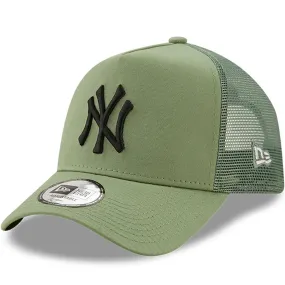 New Era New York Yankees MLB 9FORTY League Essential Baseball Trucker Cap Green