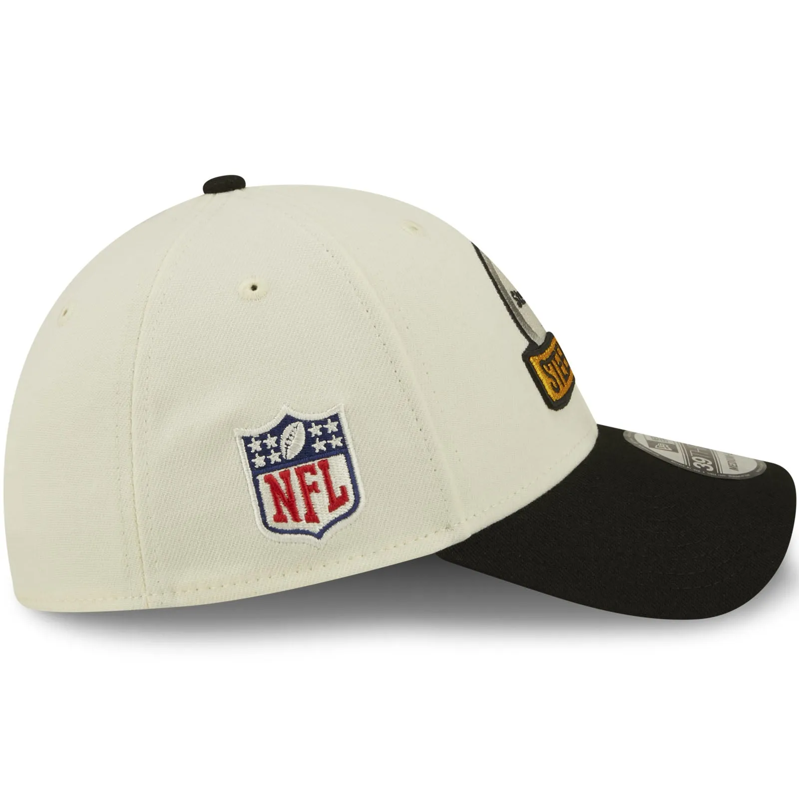 New Era Pittsburgh Steelers NFL 2022 Sideline 39THIRTY Baseball Cap - Cream