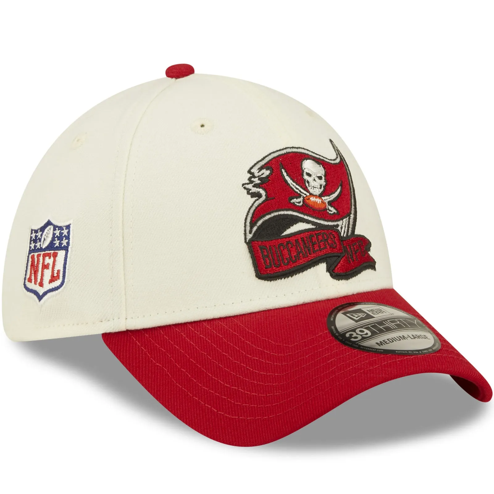 New Era Tampa Bay Buccaneers NFL 39THIRTY Sideline 2022 Baseball Cap - White