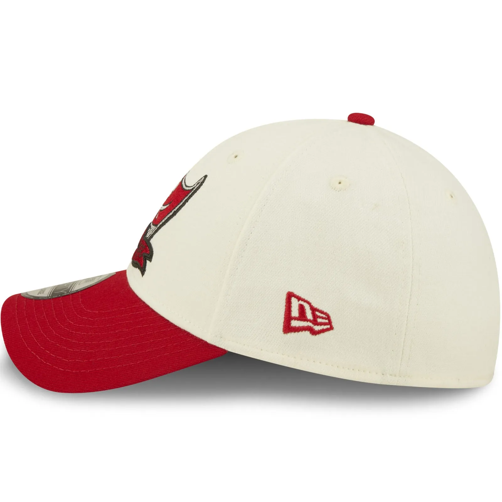 New Era Tampa Bay Buccaneers NFL 39THIRTY Sideline 2022 Baseball Cap - White