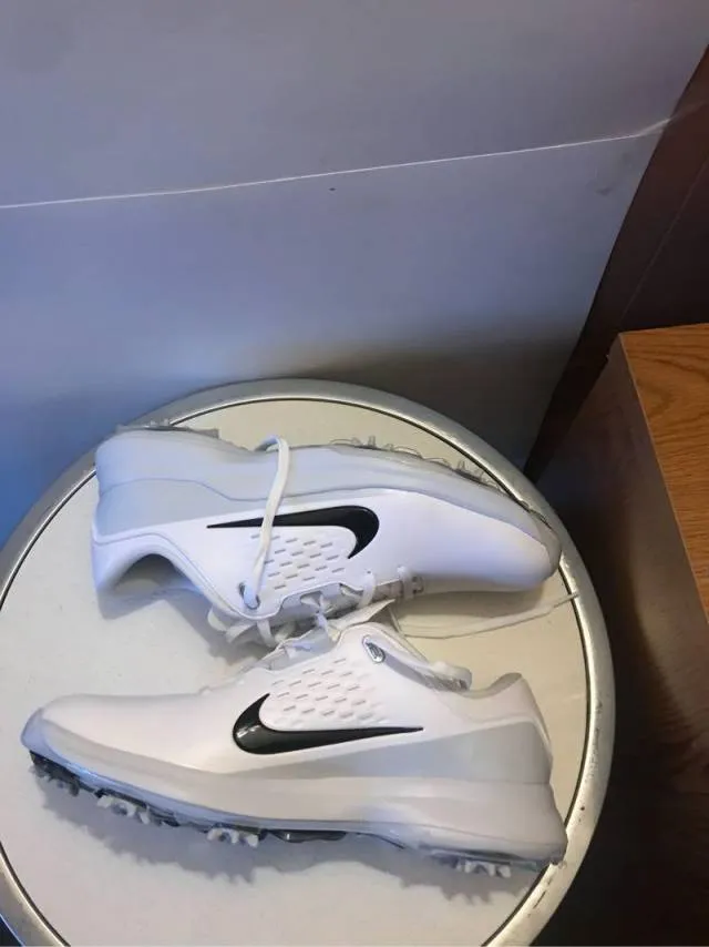 New Nike TW golf cleats size 9.5