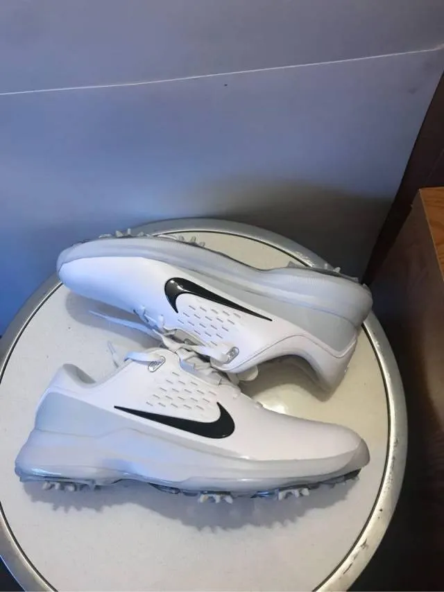 New Nike TW golf cleats size 9.5